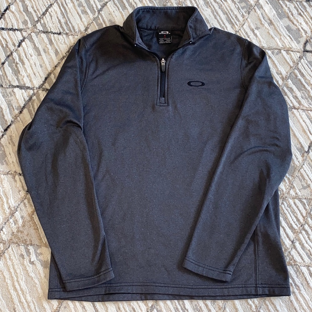 Charcoal Gray Oakley Men’s Quarter Zip Mid-weight Golfing Sweater